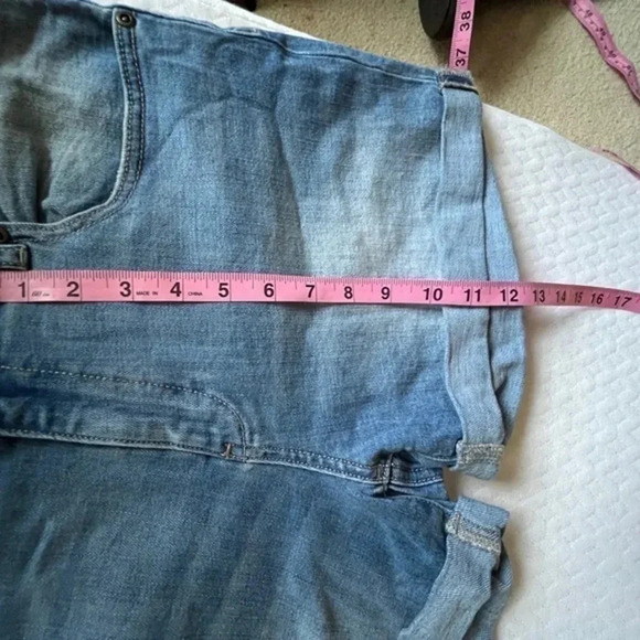 Soho Denim Jean Shorts-Denim Blue-Size 8 - Picture 3 of 5